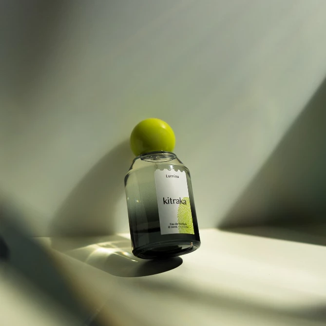 Parfum kitraka Lumina