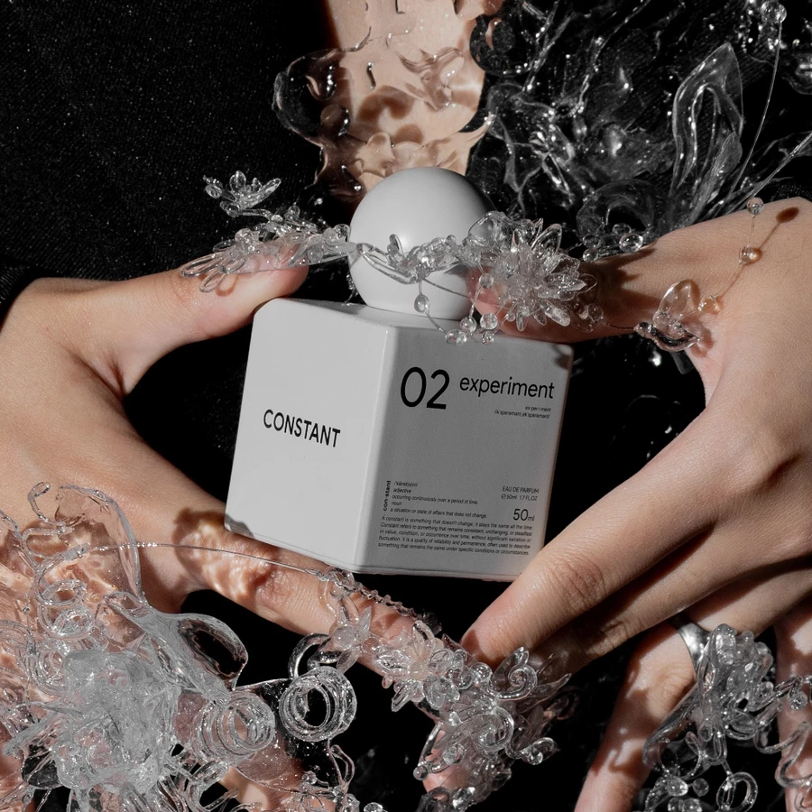 Parfum Constant 02 Experiment